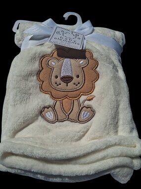 NWT Baby Elements Plush Lion Blanket 30x40 Cream